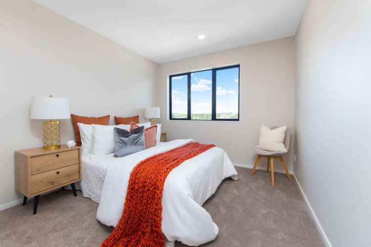 16 Greenbrier Street Westgate_17