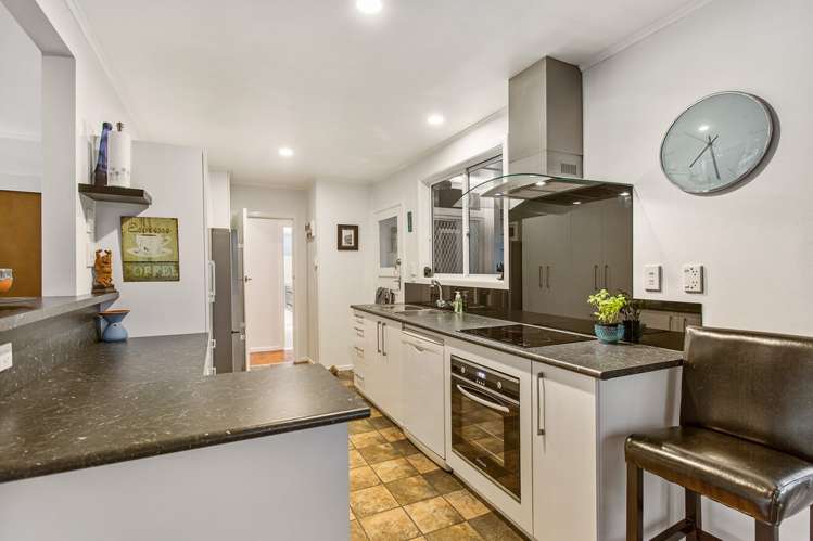 11 Koru Street Mangere Bridge_8