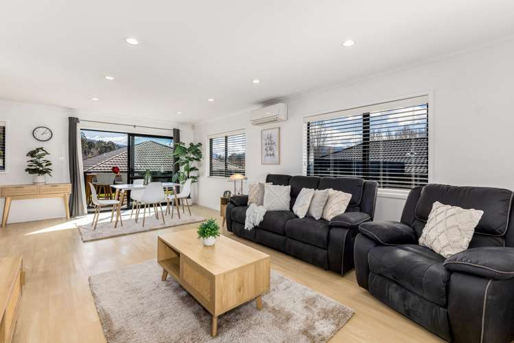 11 Greenstone Grove Brown Owl_9