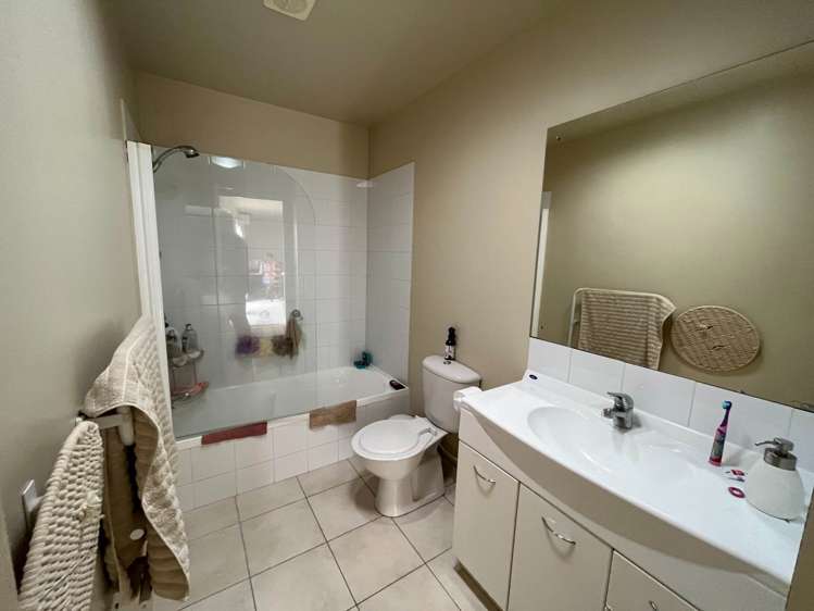 239 Alec Craig Way Gulf Harbour_16