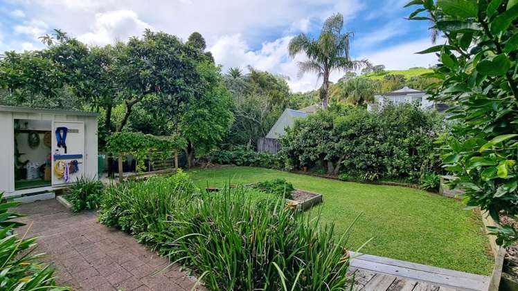 14 Owens Road Devonport_23