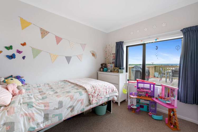 22 Esplanade Kaka Point_12