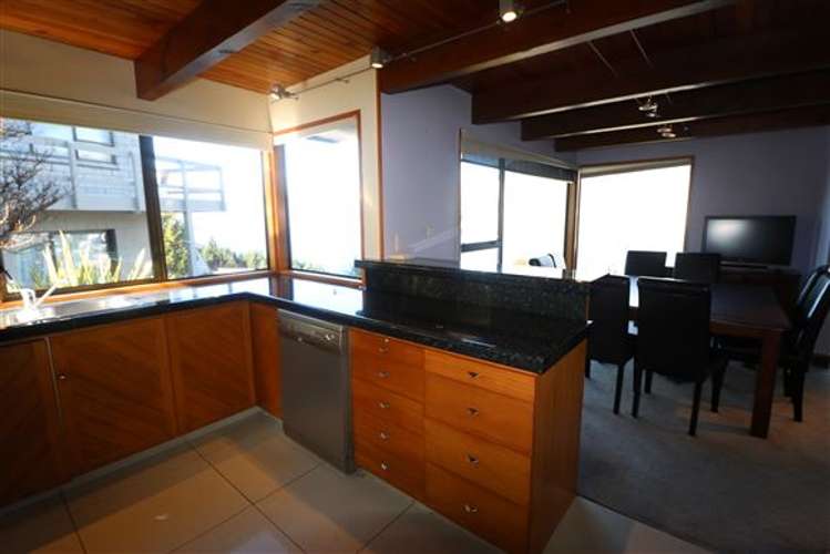 92 Wynyard Crescent Fernhill/Sunshine Bay_8