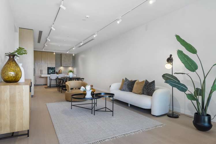 204/81 Carlton Gore Road_3