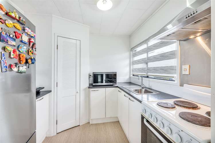 213 Mahia Road Wattle Downs_3