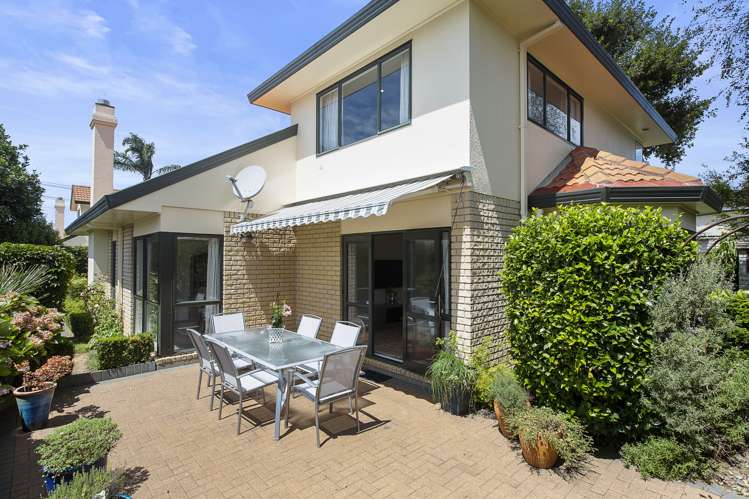 91a The Drive Epsom_12