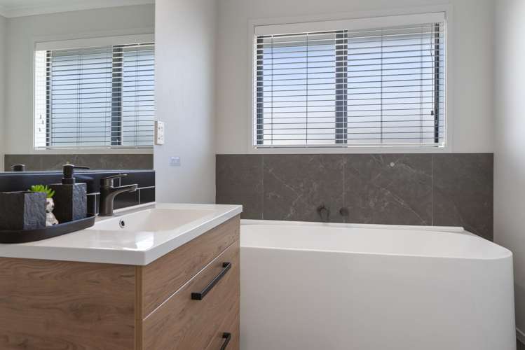 1 Kohekohe Drive Owhata_11