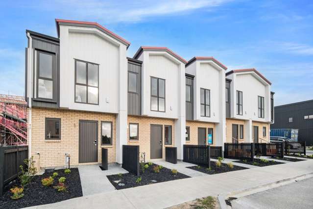 Sun-drenched, Freehold AND In Zone
