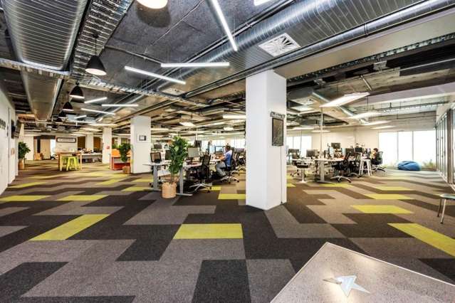 FLEXIBLE MODERN MT EDEN OFFICE