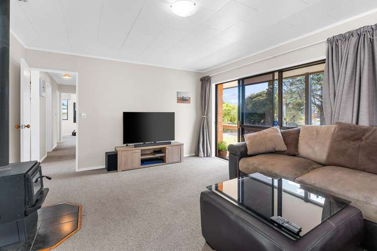 8 Cynthia Crescent Te Aroha_4