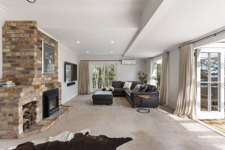 136 Attwood Road Paremoremo_5