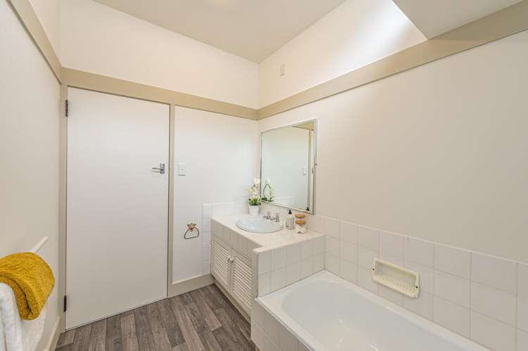 8b Brassey Road Saint Johns Hill_21