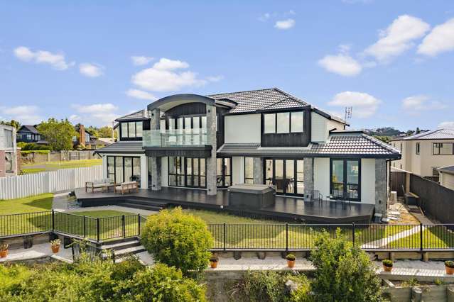 MODERN, MOVE-IN-READY & LOW MAINTENANCE!