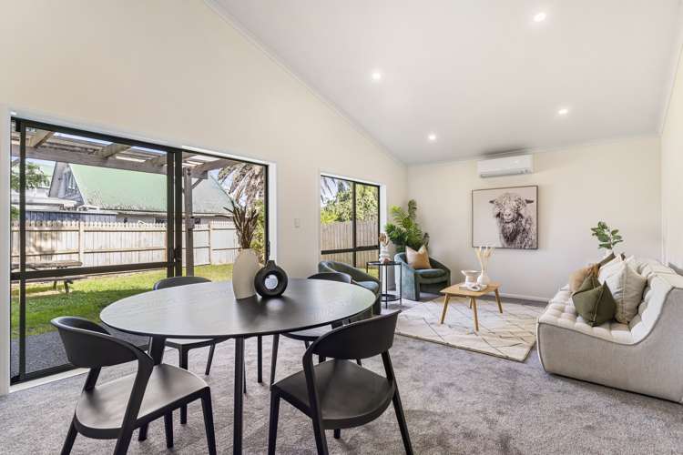 319d Royal Road Massey_7