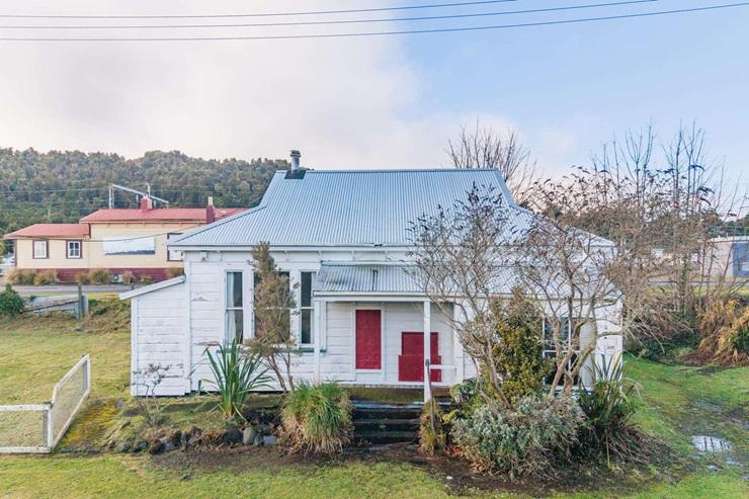 Birthplace of AJ Hackett’s bungy-jumping thrill business for sale for $319,000