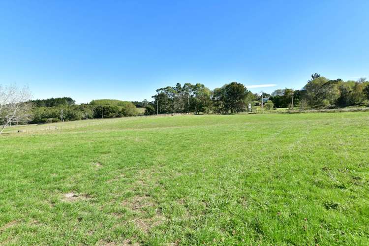 323 Kahikatea Flat Road Waitoki_5