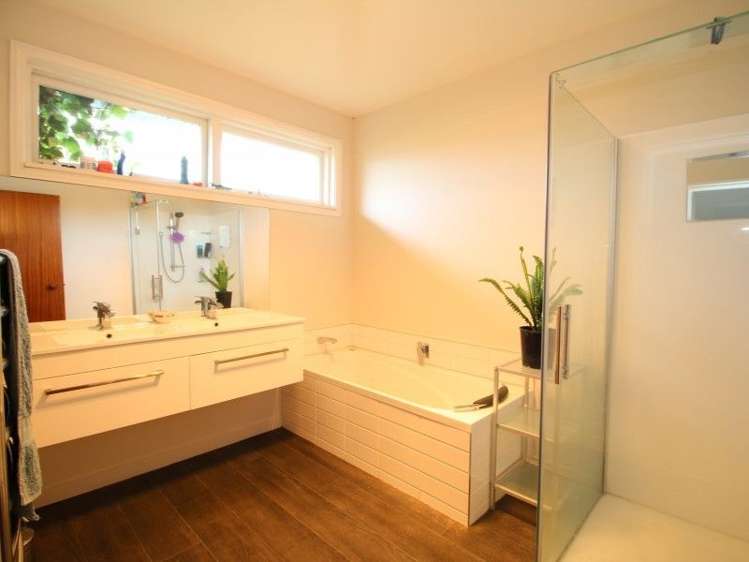 127 Middle Road Allenton_9