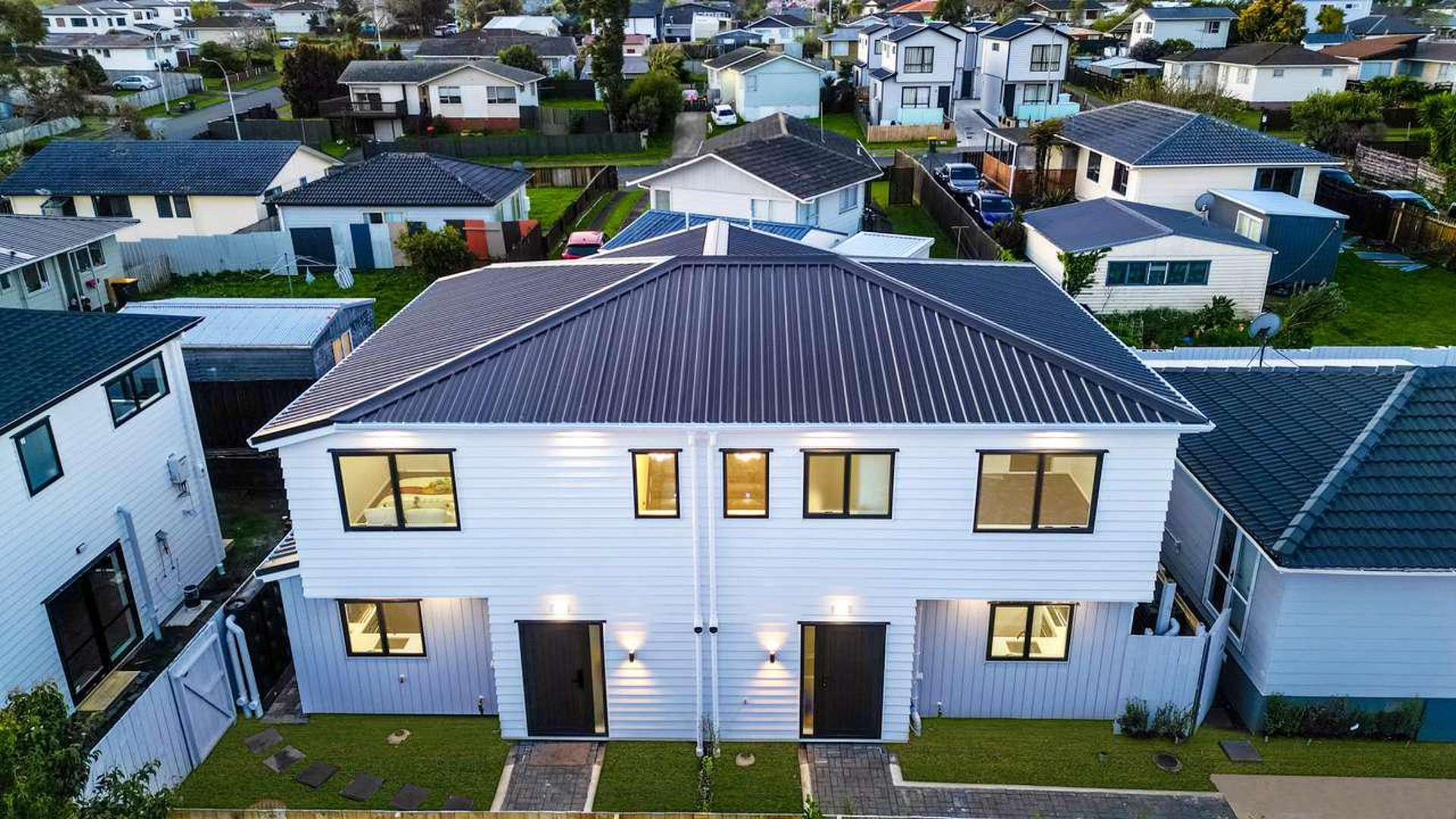 2/7 Gambare Place Wattle Downs_0