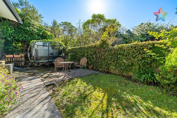 12 Gainsborough Grove Belmont_19