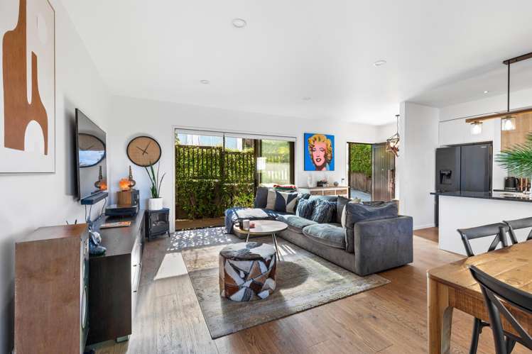 24 Edgerton Road Te Atatu Peninsula_11