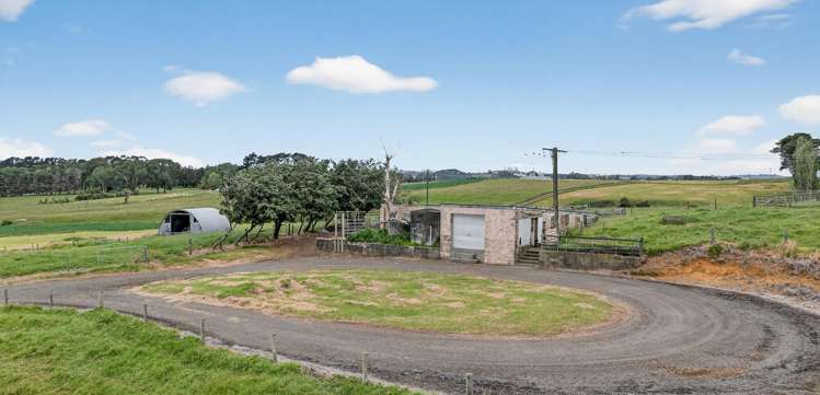 00 Awhitu Road Waiuku_17