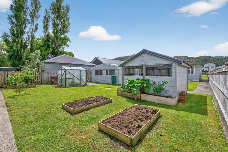 7 Fitzherbert Road Wainuiomata_21