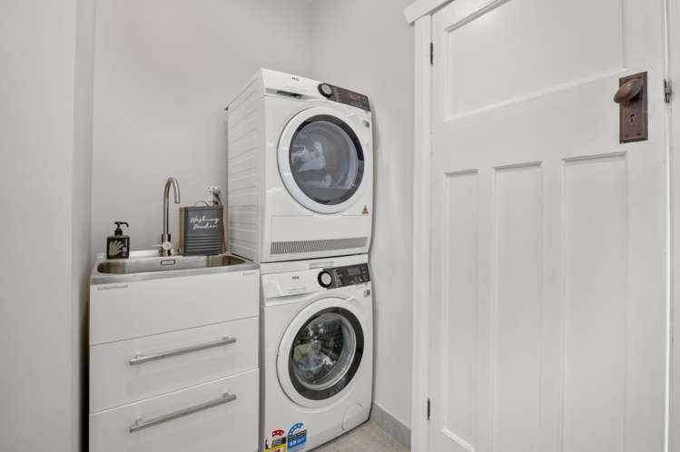 52 Wainui Avenue Point Chevalier_12