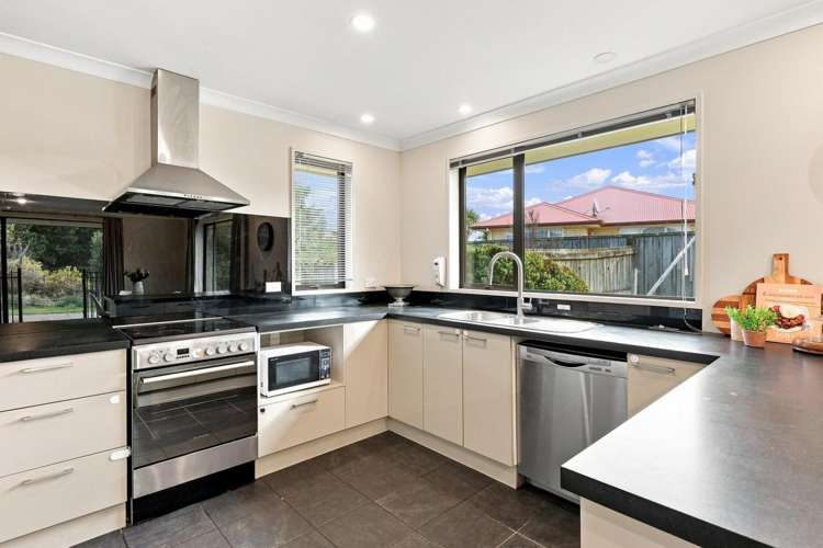 8 St Clair Close_2