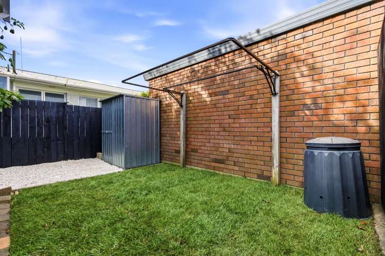 720A River Road Chartwell_21