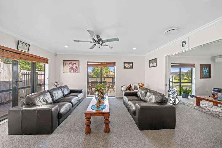 4 Castlehill Court Wattle Downs_5