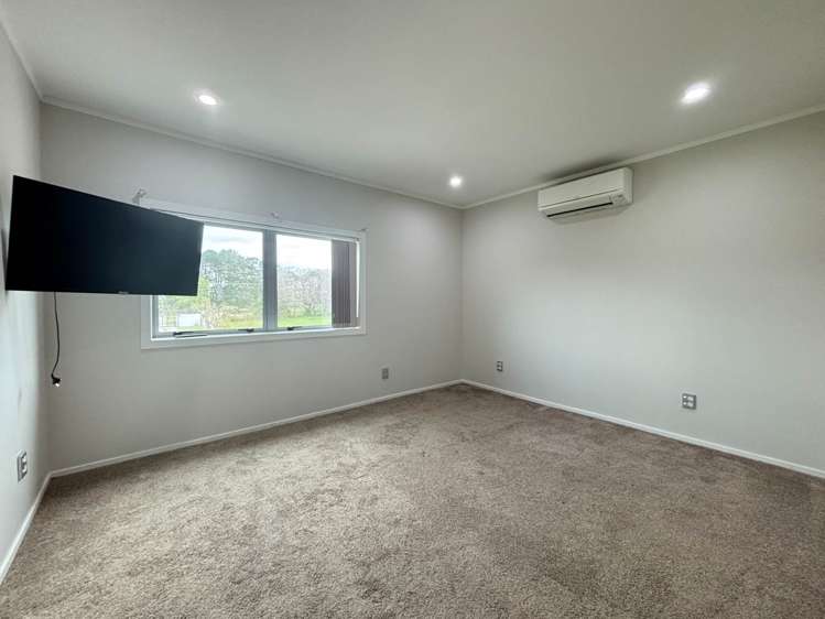 42 Henson Road Whitford_5