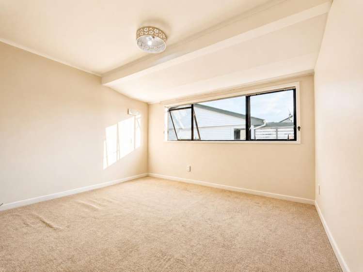 2 Mellons Bay Road 10679_8