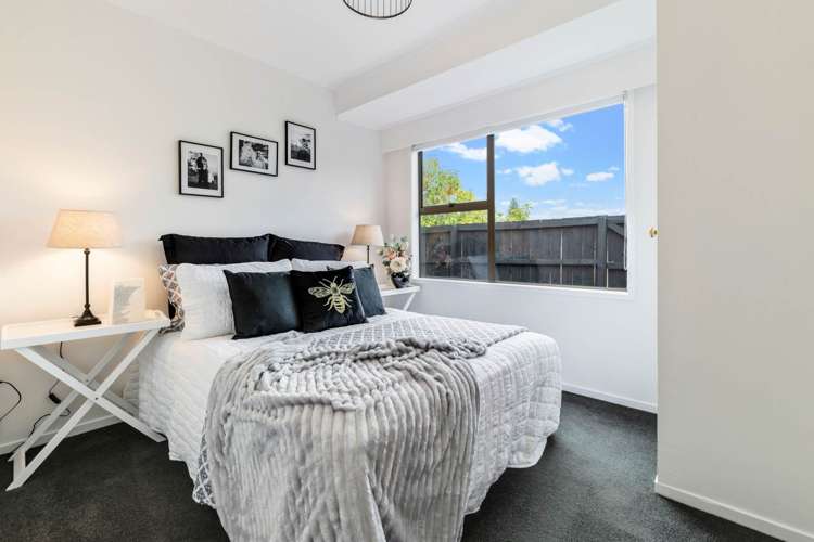 2/33 Vivian Wilson Drive Eastern Beach_13