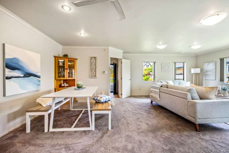 11 Conifer Grove Kamo_7