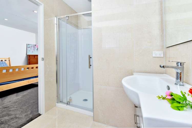 3/10 Arran Road Browns Bay_17