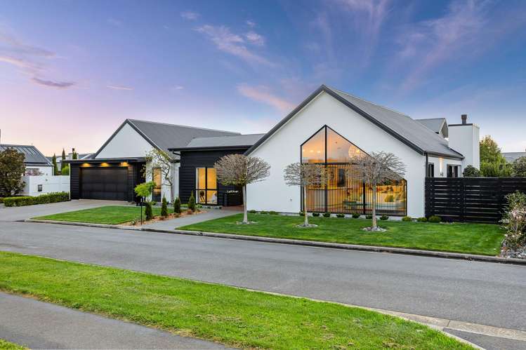 6 Waitikiri Square Parklands_1