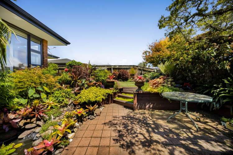 9 Elizabeth Grove Stratford_20