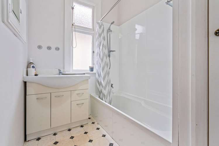 22 Burnett Street Calton Hill_12