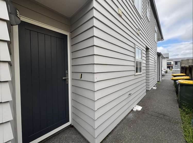 6/79 Carrington Drive Hillcrest_2