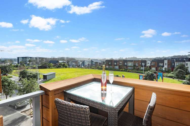 201a/160 Hobsonville Point Road Hobsonville_1