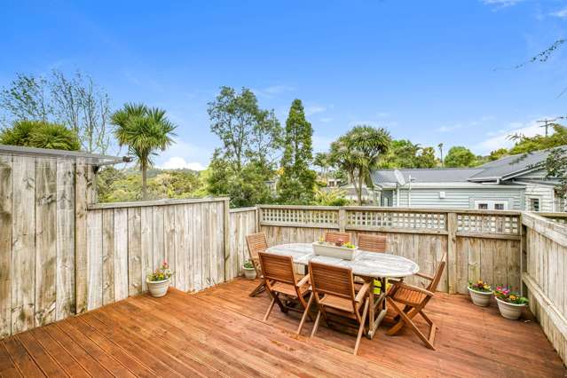 Smart and Snazzy Townhouse on Glengarry!