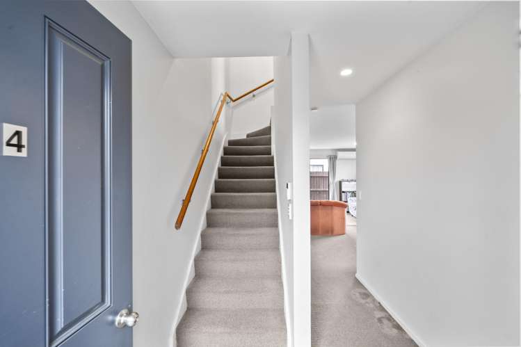 4/75 Thackeray Place Waltham_6