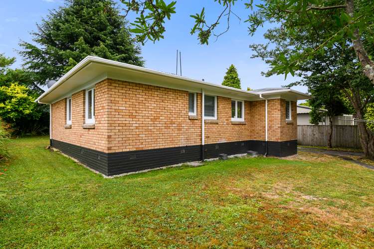 166 Clayton Road Mangakakahi_10