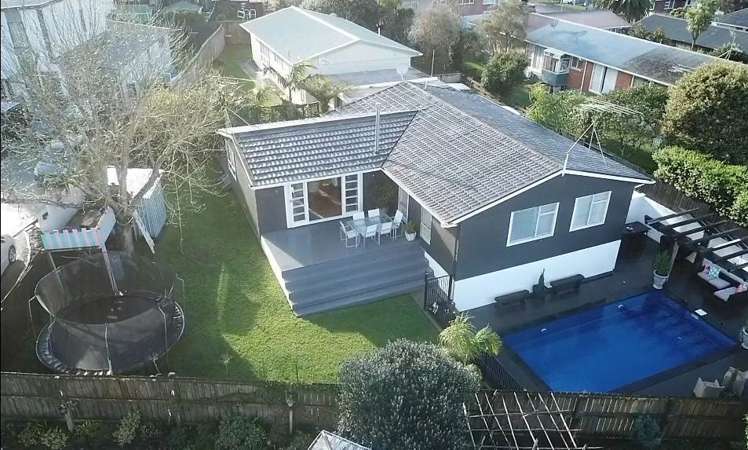 2/84 Greenslade Crescent Northcote_13