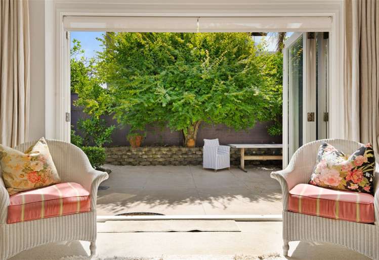 4/252 Hurstmere Road Takapuna_6