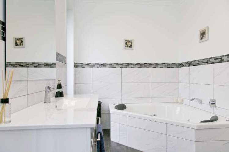 167 Hitiri Road Kinloch_11