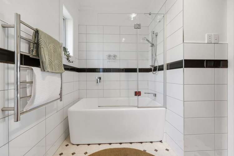 125 Forfar Street Clyde Hill_24