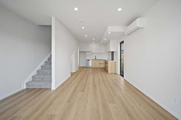 10-12 Clendon Place Manurewa_34