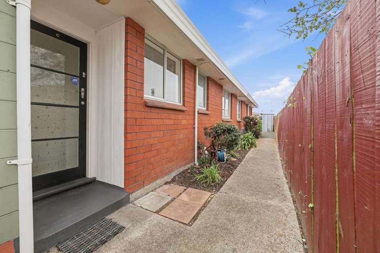 12C Baker Street Caversham_21