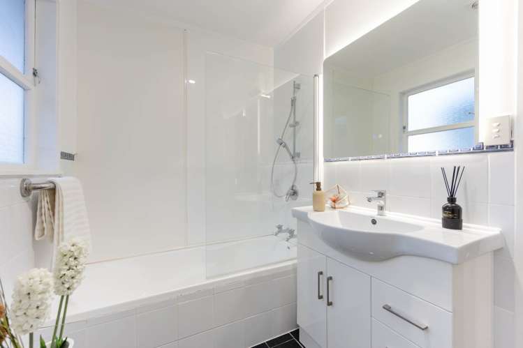 26 Cheval Drive Totara Vale_10